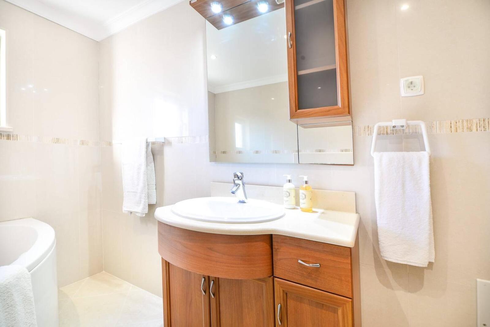 Vila Alcantarilha By Mtphomes Buitenkant foto